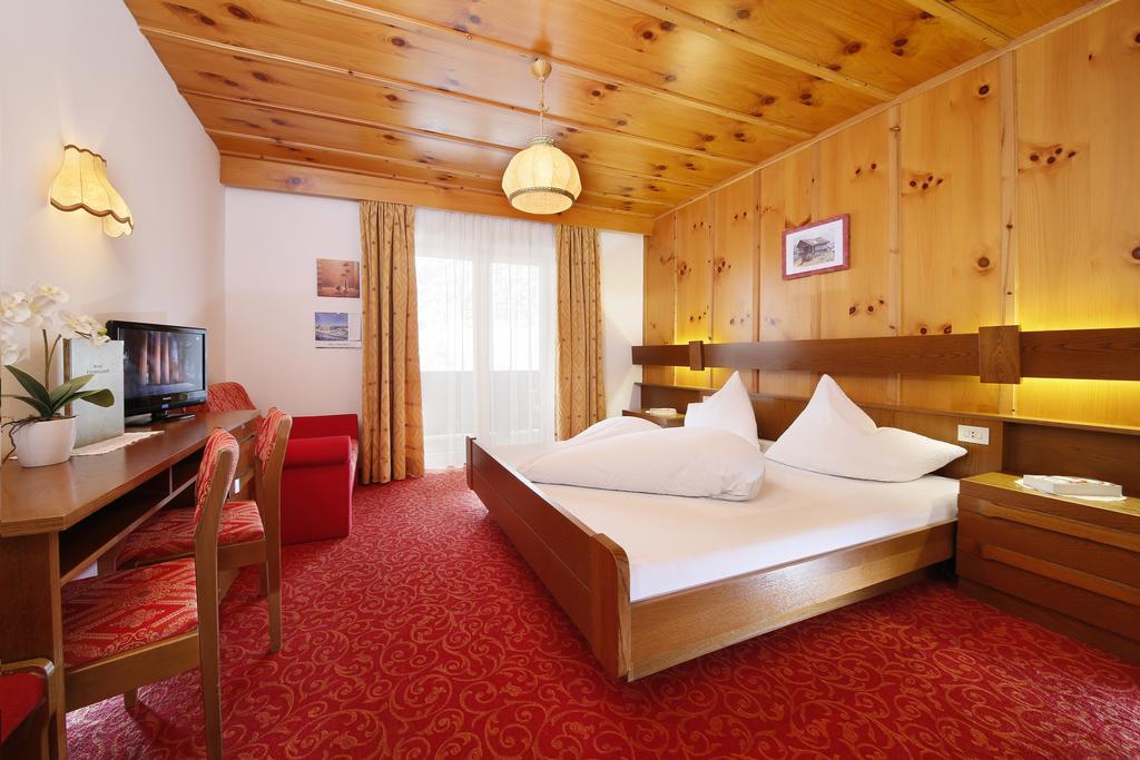 Hotel Alpenblick Pfelders Exterior photo